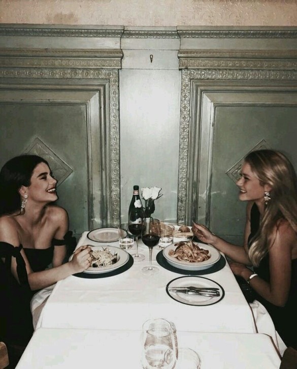 girls dinner.jpg